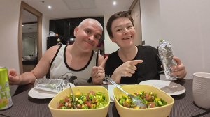 Мукбанг Получила ТРАВМУ! ЛЁГКИЙ вкусный ужин ШАВУХОЙ от Бабули) Всё ЧУДЕСАТЕЕ) Ужин в Таиланде