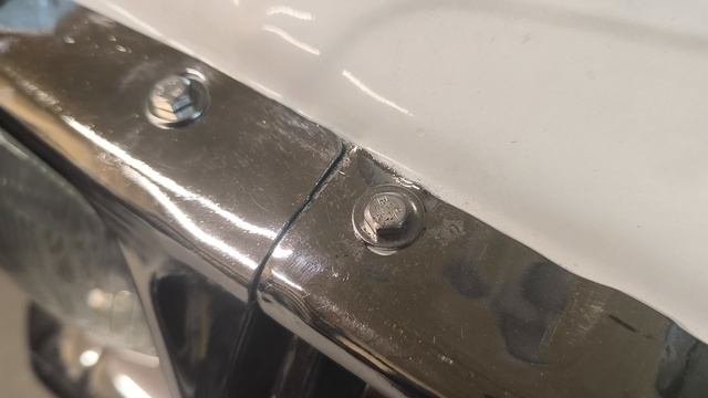 Упрощаю работу с Волгой. оформление рабочей зоны. замена болтов на хром решетке. смотреть онлайн