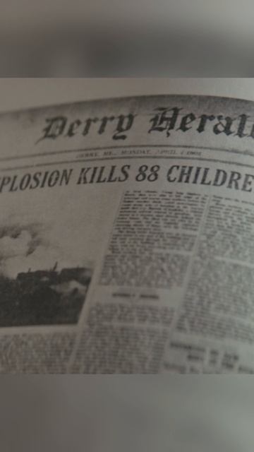 А вы тоже не сразу заметили эту стремную бабку на заднем фоне? #ужасы #фильмынавечер  #оно смотреть онлайн