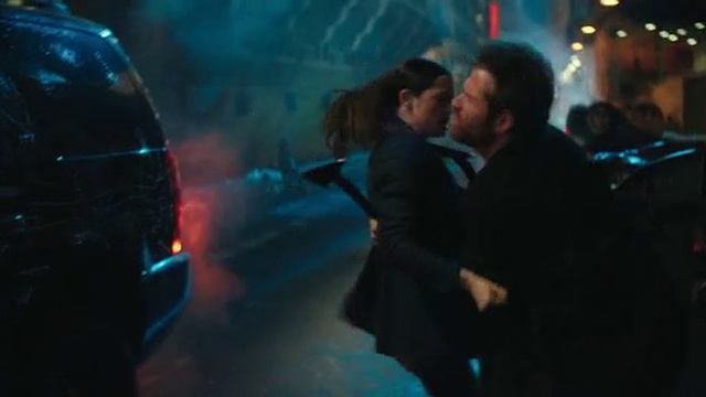 Балерина.Ева убивает киллера и узнаёт шрам на руке.