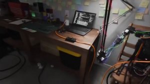 сумашедший робот элбер с самосознанием.