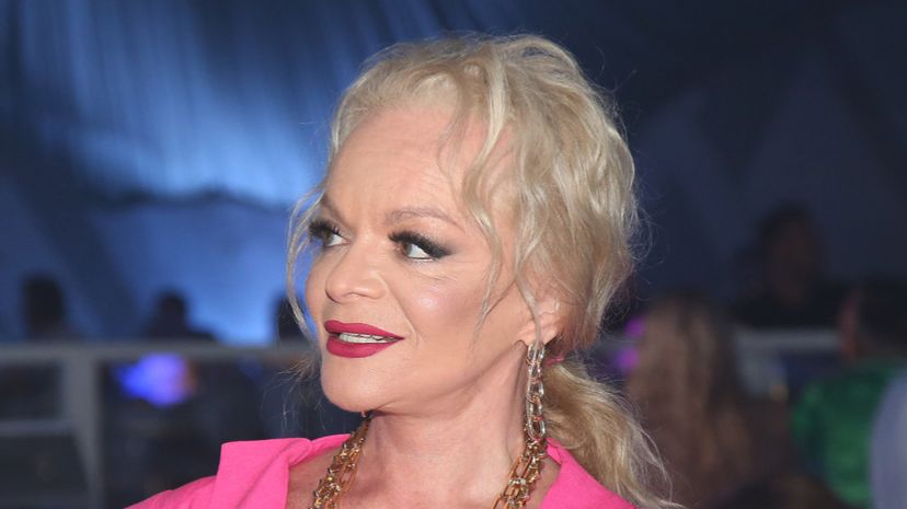 Для выселения Долиной из квартиры привлекут приставов смотреть онлайн