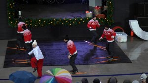 «Антикварный цирк» показал в Севастополе интерактивный спектакль