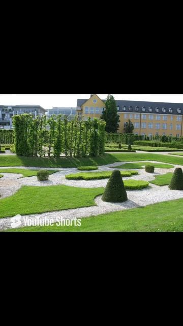 Германия. Город Брюль. Аугустусбургский дворец.