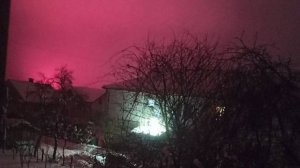 "Страна.ua": красное зарево появилось над Львовской областью после ударов по региону