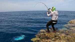 Безумный взрыв на поверхности воды, Рыбалка.