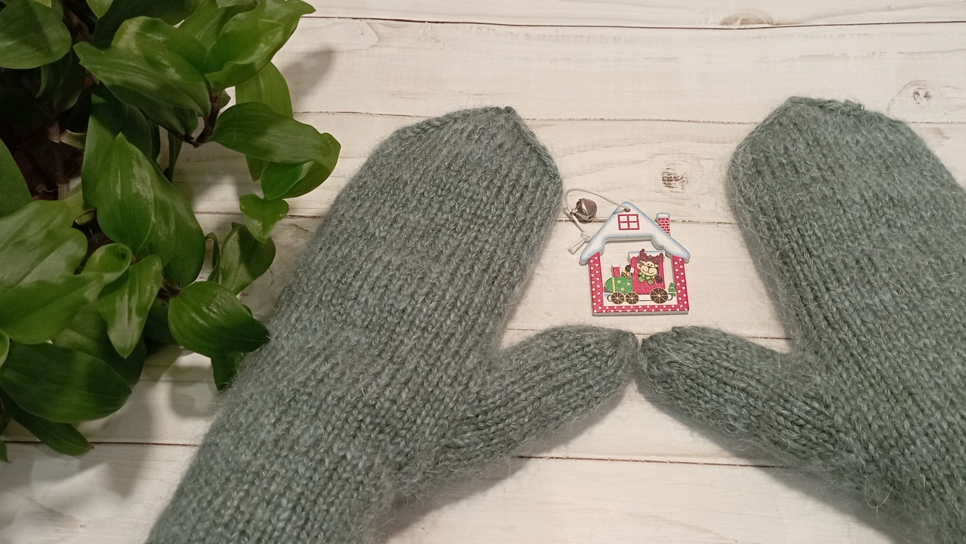 Удобные варежки спицами . Подробный мк . смотреть онлайн