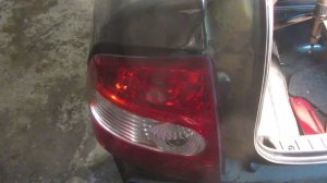 Замена лампы стоп-сигнала, задних габаритов и поворотов на Приоре Хэтчбек и Седан