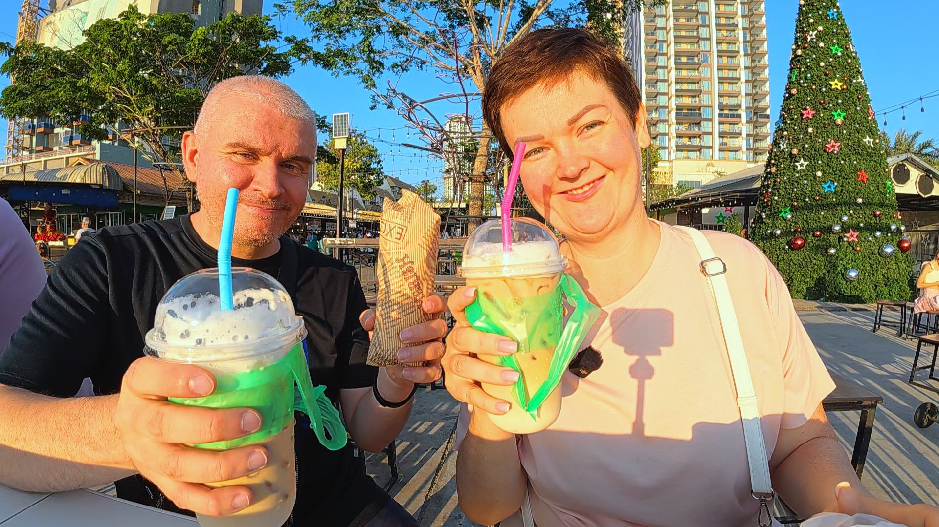 Кайфовый вечер в Паттайе! Вкусный Мукбанг, болтаем и УГАРАЕМ над ХЕЙТЕРАМИ) Реальный Таиланд 2026 смотреть онлайн