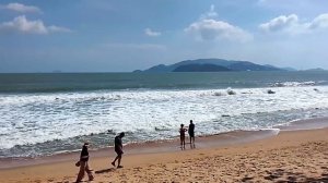 Погода в Нячанге сегодня 9 января — утром +22 и ветер, к обеду +25 и купаются!