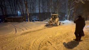 Наконец-то приехал трактор