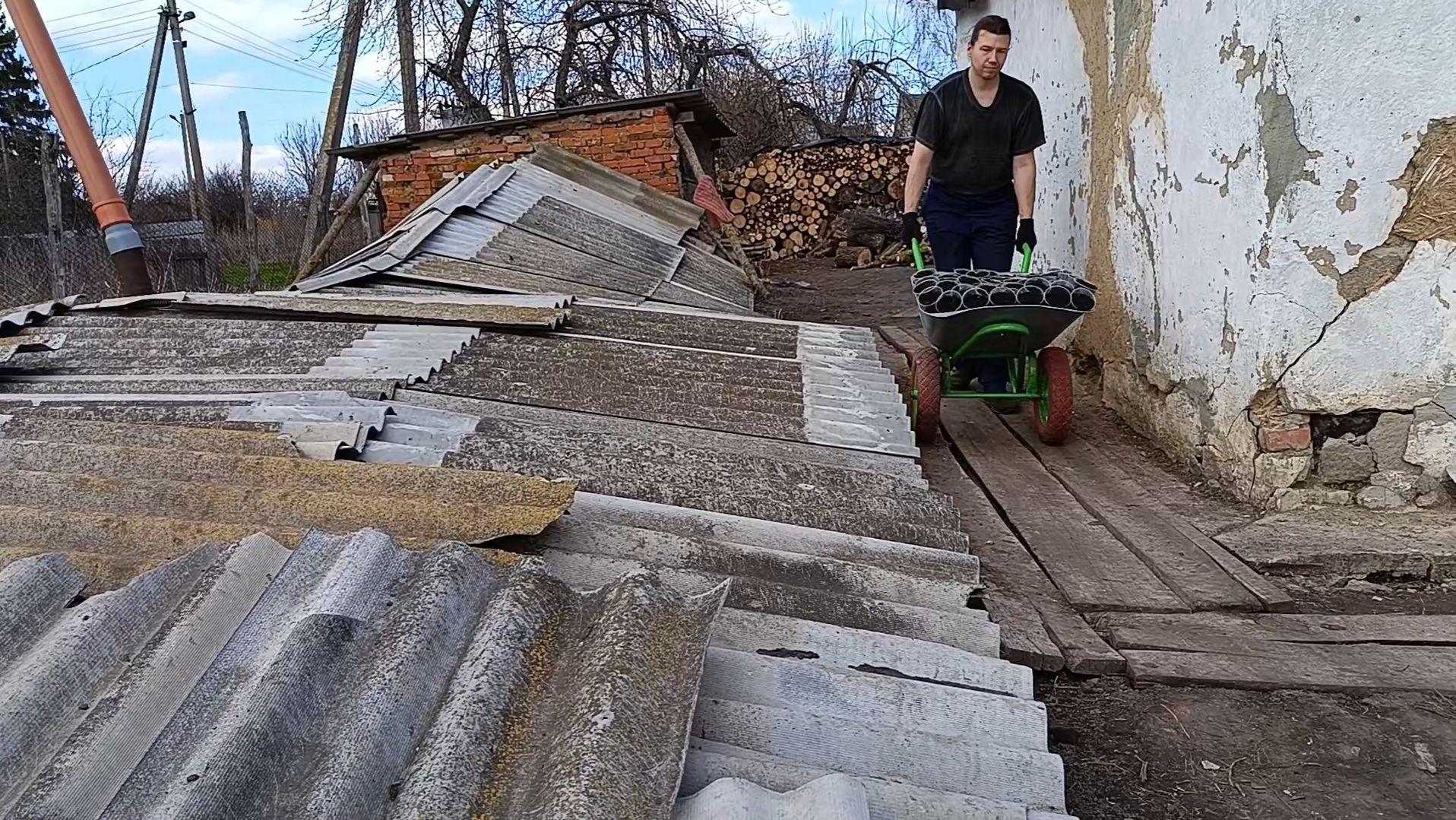 Сею арбузы и дыни для рассады. Обзор рассады в моем мини парнике. Готовлю бак воды для лета. смотреть онлайн