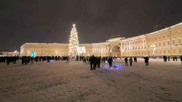 Новогодняя ёлка на Дворцовой площади в Санкт-Петербурге. смотреть онлайн