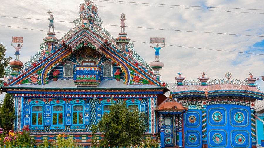 Там стоит сказочный терем. Как один человек прославил небольшое село Кунара смотреть онлайн