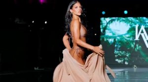 1000010836.mp4.   "  ночь манит крыльями сна , ночь светом лунным полна....