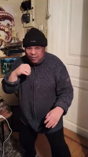 Mike Tyson с Новым годом 2026 смотреть онлайн