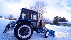 Первый выезд на расчистку дорог в этом году.Чистим в Рождество!