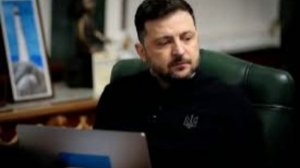 Глава ЕК Урсула шутя пригрозила Зеленскому во время встречи «коалиции желающих» в Париже