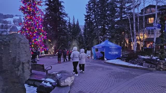 ВЕЙЛ Колорадо - Зимний вечер 2 января 2026 года - Пешеходная экскурсия смотреть онлайн