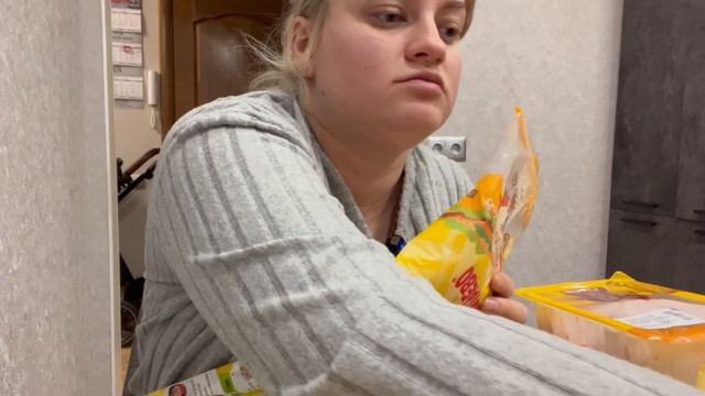 Распаковка продуктов из Чижика/ я закупалась куриными бедрами/ Что захотел муж на ужин / смотреть онлайн