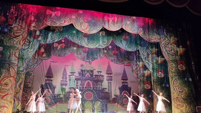 Отрывок из балета "ЩЕЛКУНЧИК" смотреть онлайн