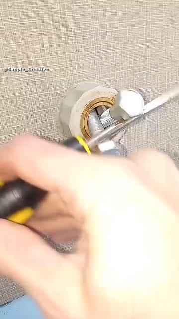 Как извлечь сломанную трубу без специального инструмента 💥