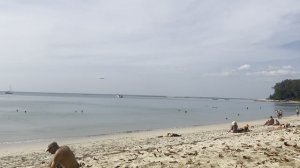 Зимовка в Тайланде с годовасиком 6.1.26. Закупки в Чипе, Анфиса на пляже