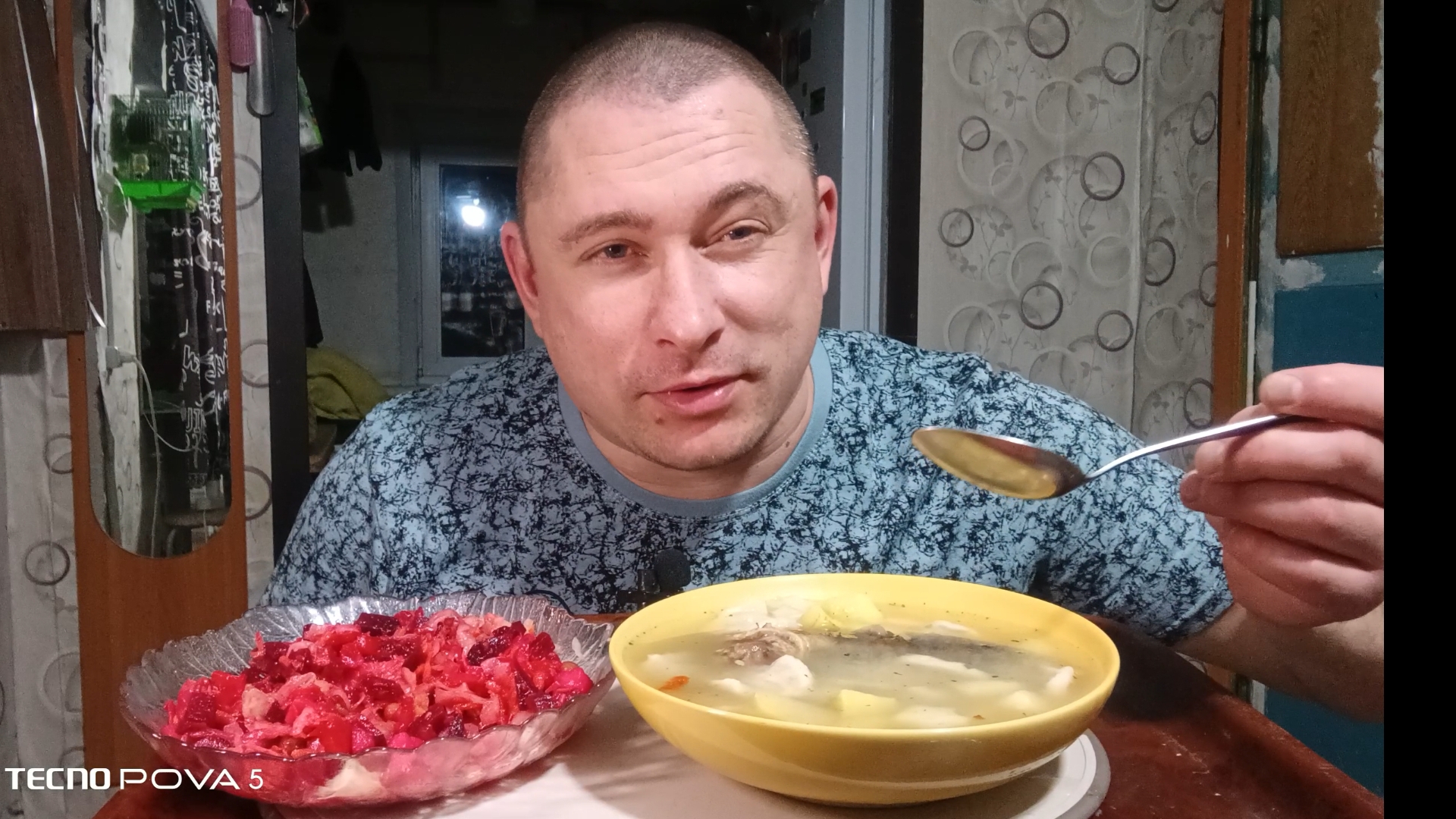 мукбанг/обжорыч/Суп с Клёцками,салат Винигред/ смотреть онлайн