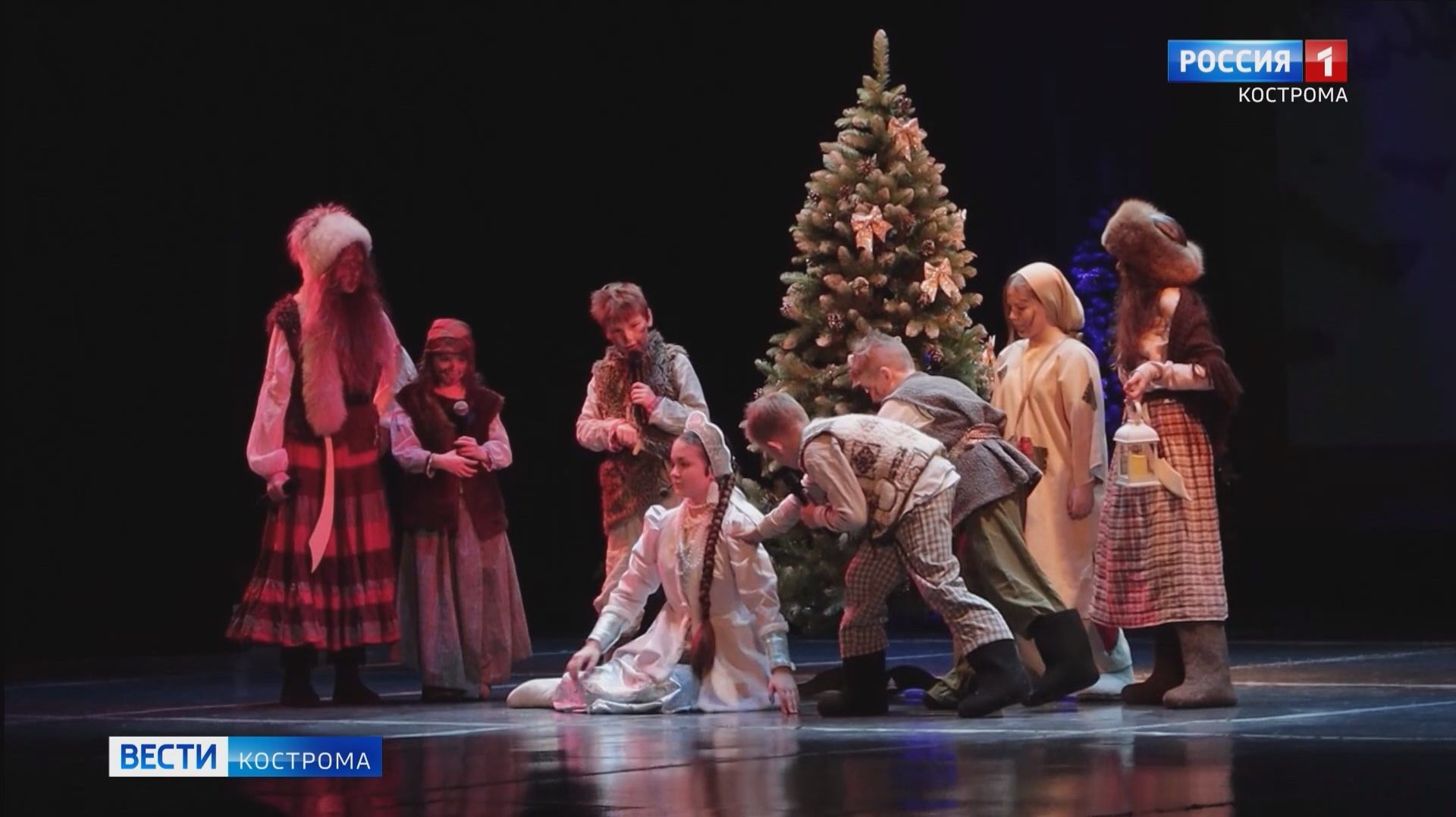 В Костроме прошла рождественская елка смотреть онлайн