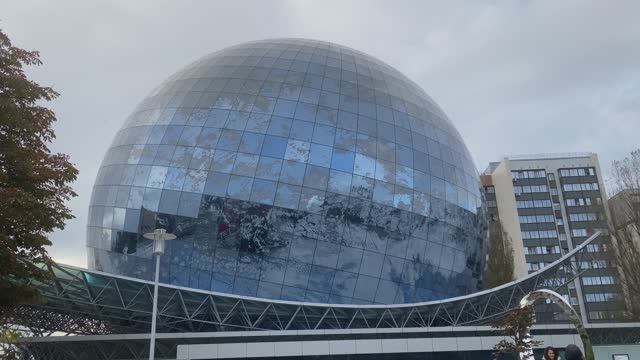 Гуляем по территории музея-заповедника Мирового океана смотреть онлайн