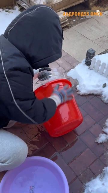 Как сделать ёмкость из льда для хранения продуктов😲🤪