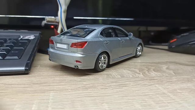 Lexus IS350 II(I)'2005 V6. 1-24 от Bburago.+ Серый Grey смотреть онлайн