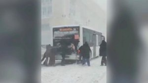 Приморский край оказался во власти снежной стихии.