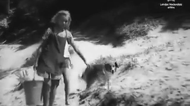 Карина ЯРМОЛИНСКАЯ и Агрис Муйжниек (Домик в дюнах 1963) смотреть онлайн