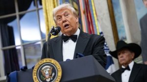 Трамп: США будут продавать до 50 млн баррелей нефти из Венесуэлы