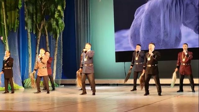 Ансамбль "Туймаада" исполняет песню "Сахам ата" (Якутская лошадь)  23.12.2025 г. смотреть онлайн