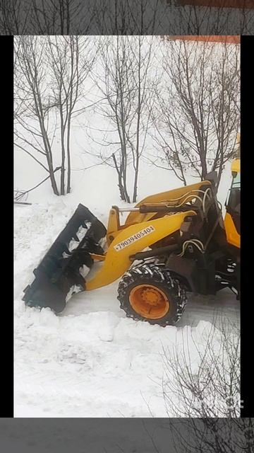Уборка снега полным ходом ❄❄❄ смотреть онлайн
