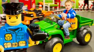 Брозаврики играют в машинки для детей Домашние животные на ферме детям Развивающий мультик для детей