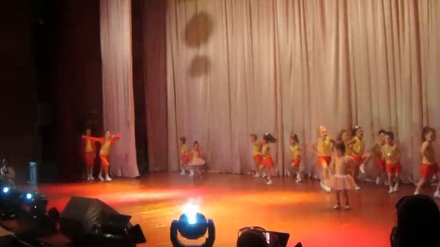Танец «Рыжий Ап» на концерте