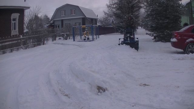 Чистим снег мини погрузчик смотреть онлайн