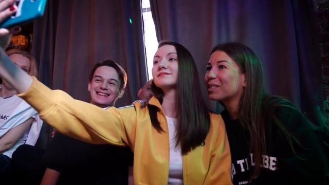 РОМАН СИНЬКОВ / ДЕНЬ РОЖДЕНИЯ В ФОРМАТЕ КВАРТИРНИКА смотреть онлайн