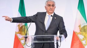 Сын последнего шаха Ирана призвал протестующих иранцев к захвату городов