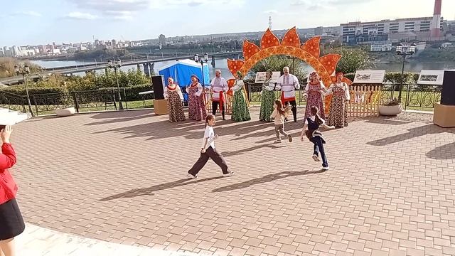 Праздник. Красная рябина. Кузбасс. Кемерово. Песни. Концерт. Праздник урожая. Осень. 3 часть. Дружим смотреть онлайн