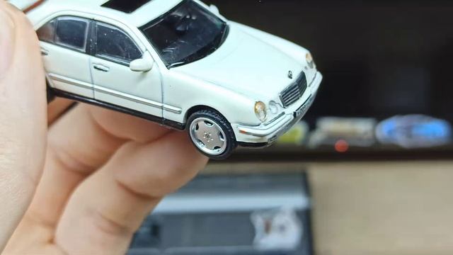 Mercedes-Benz E II (w210)l(I)'1995 Бумер. sedan 1-64 DCT.+ смотреть онлайн