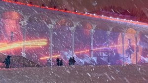 Мультимедийное шоу на фасаде Дворца Пионеров на Воробьевых горах.