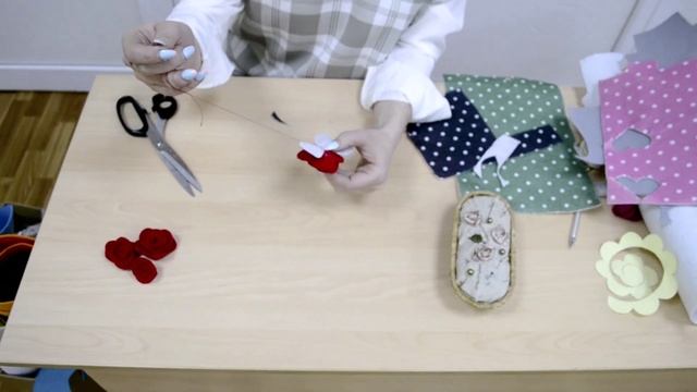 Мастер-класс. Брошь из фетра своими руками. смотреть онлайн