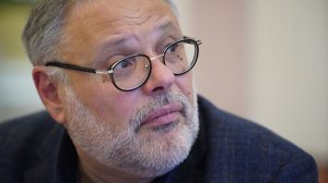 Кто заложил мину под российскую экономику? Версия Михаила Хазина.