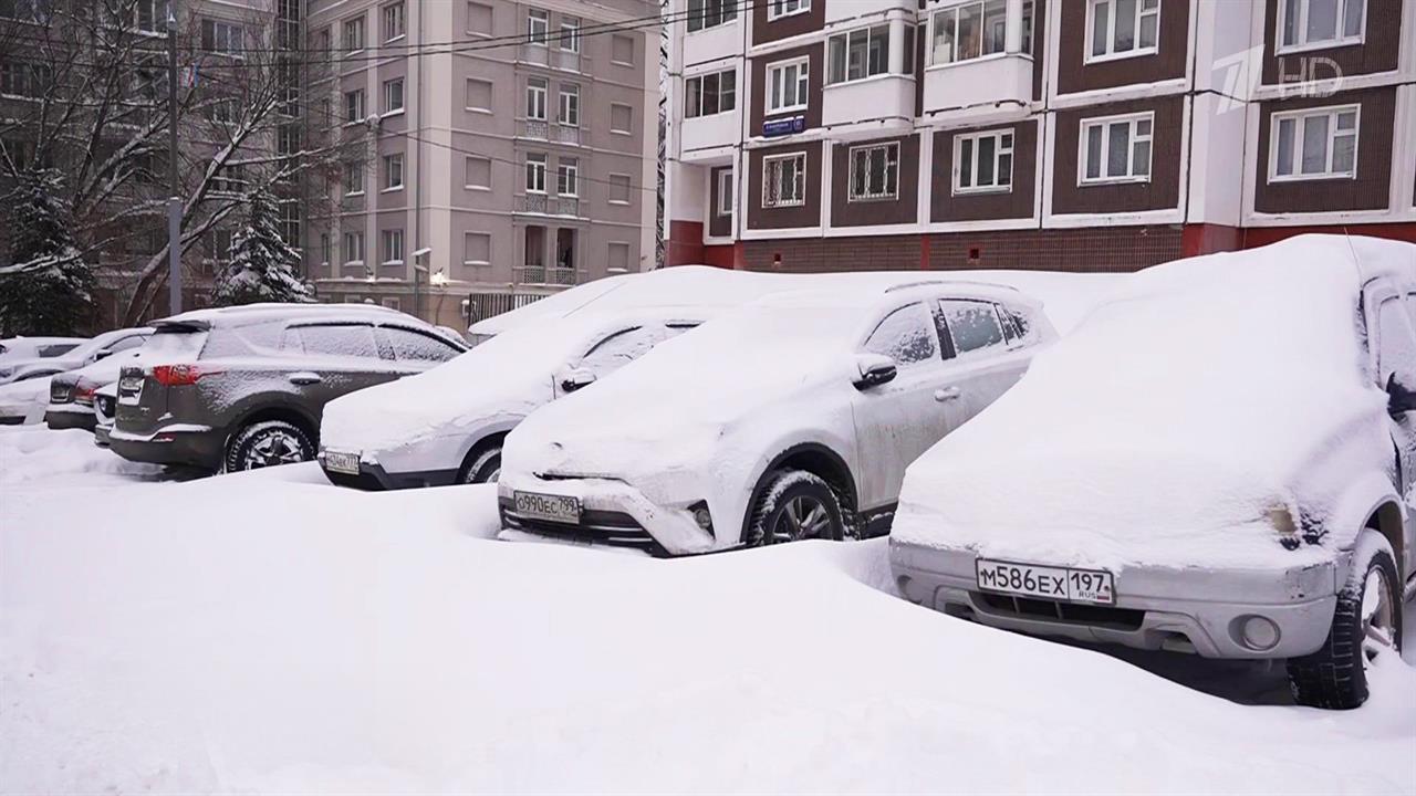 Cиноптики назвали снегопад в столичном регионе самым мощным за последние полвека. смотреть онлайн