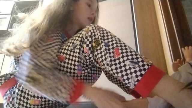 влог с Миланой. Болеет ветрянкой( смотреть онлайн