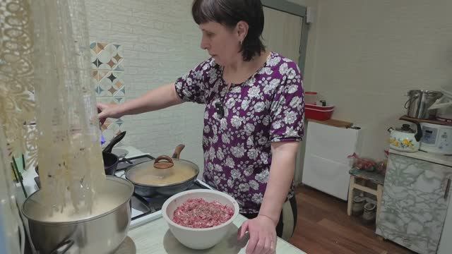 Не приятно. Жизнь простых людей в деревне смотреть онлайн